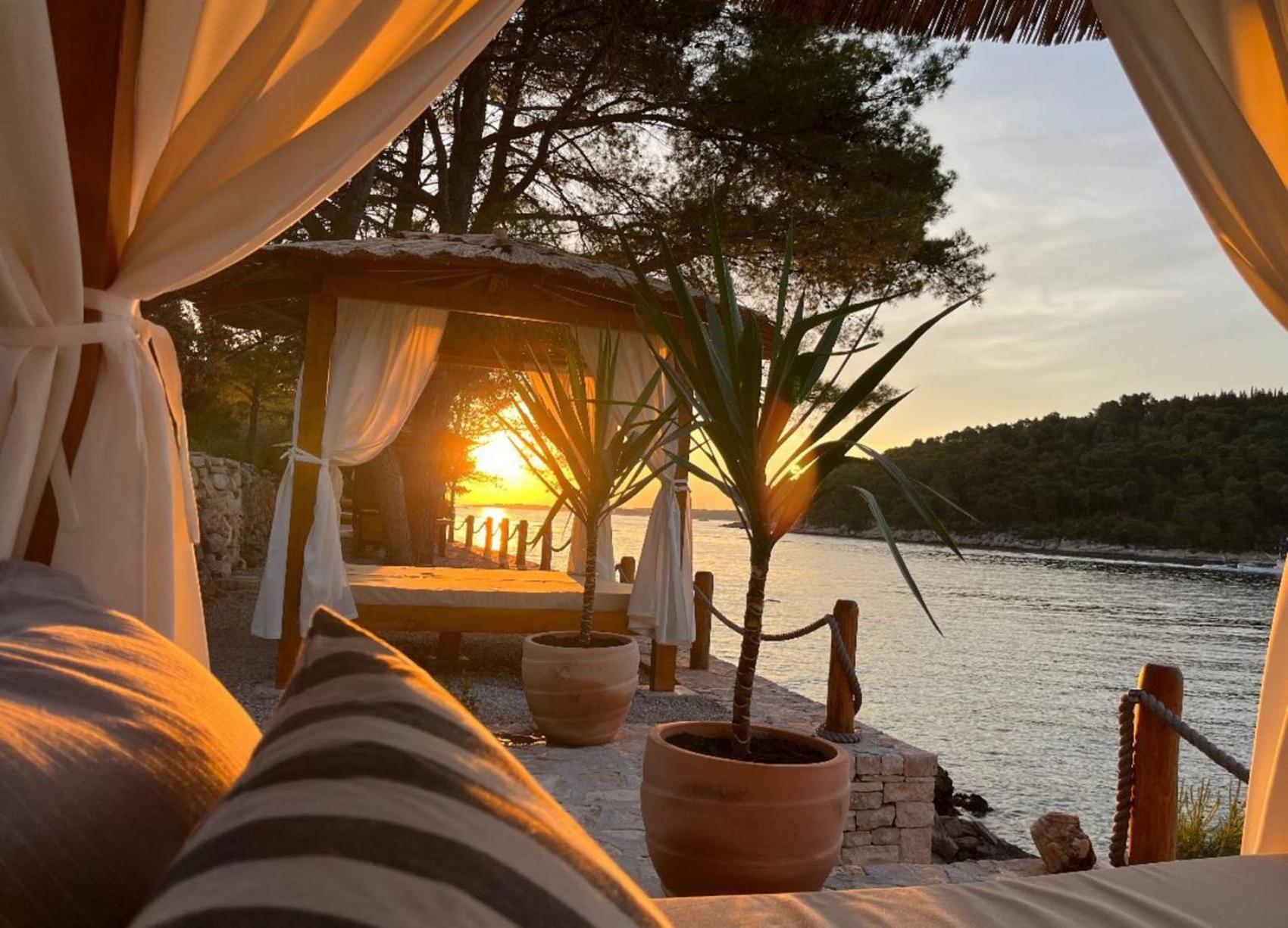 Pebble Bay Paradise House Вела-Лука Экстерьер фото